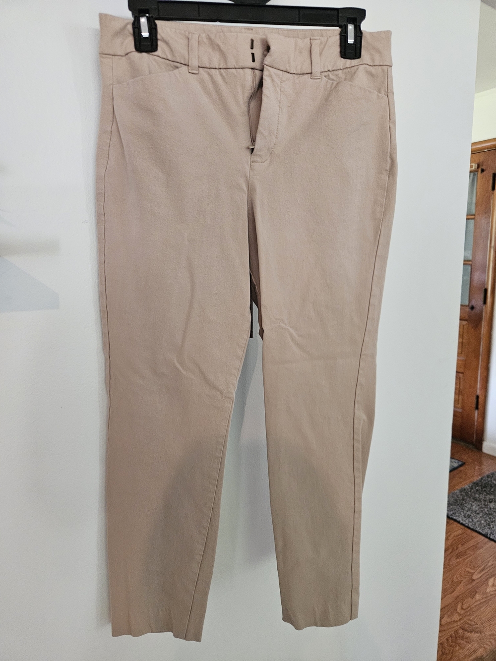 Old Navy Cropped Slim Tapered Jeans in Light Beige